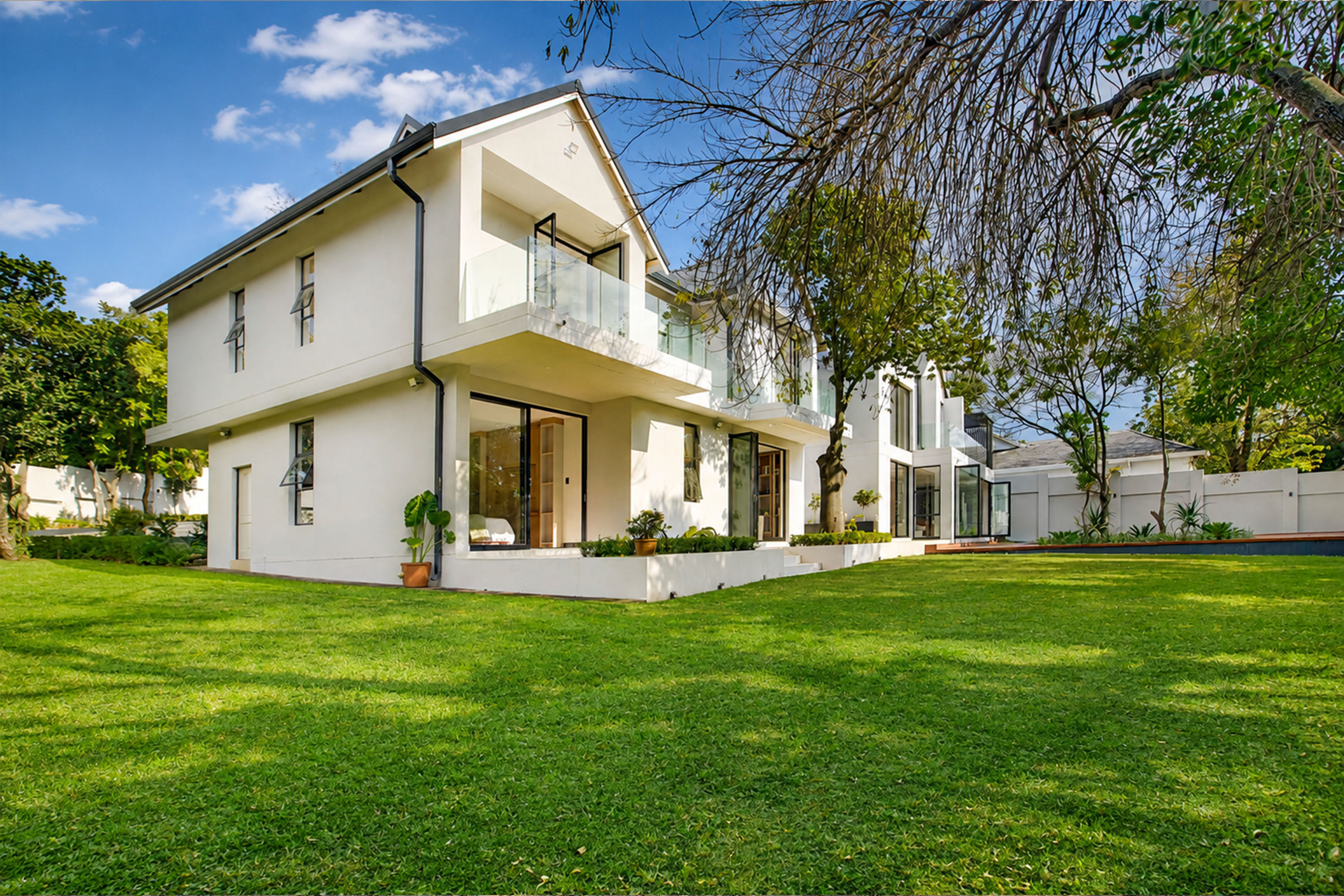 Outdoors Sideview & Garden